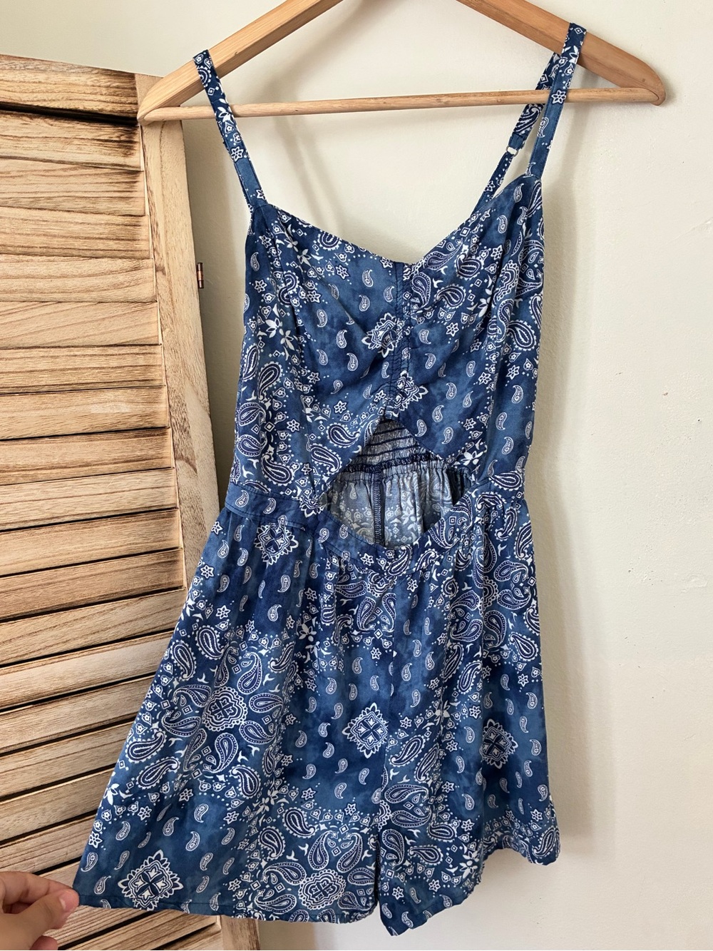 Hollister Women Blue Paisley Bandana Print Cutout Romper Small Sleeveless